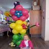 Pilaar met ballonnen bloemen